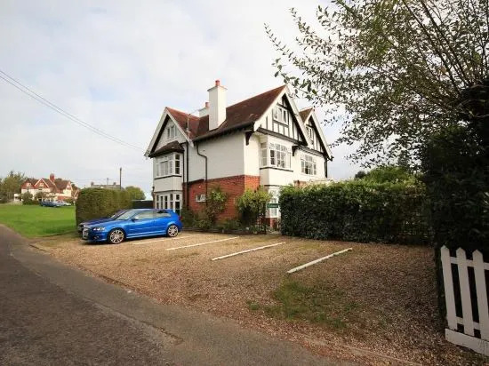 Little Hayes, Lyndhurst