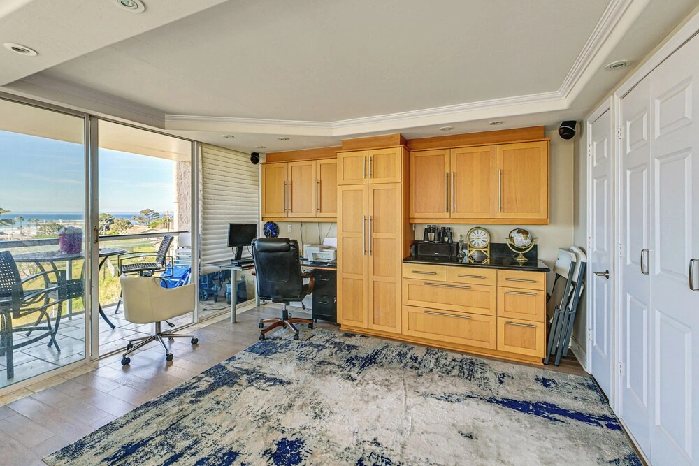 Walk to Beach: Condo w/ Pool Access in Oceanside