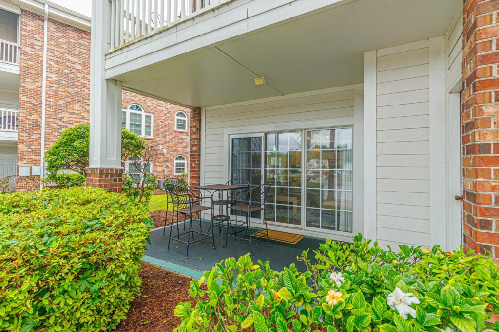 Ground Floor Condo 2 bed 2 bath Riverwalk at Arrowhead Country Club Unit 104