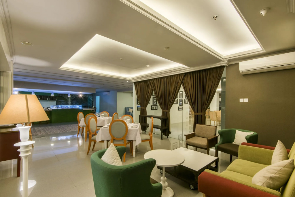 Yans House Hotel