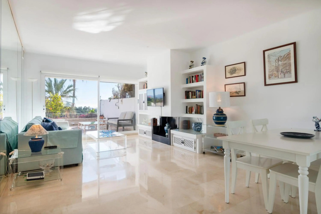 Apartamento en complejo residencial con piscina