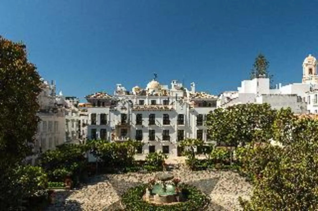 Отель Silken El Pilar Andalucia