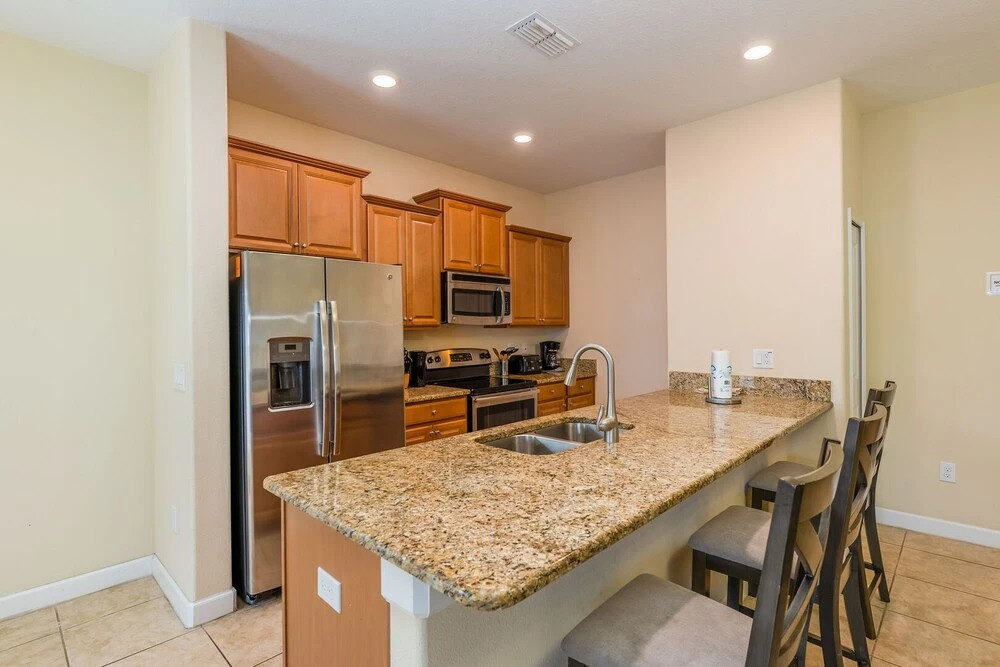 Cozzy home 5Bdr 5Bath with Pvt Pool and close to Disney parks