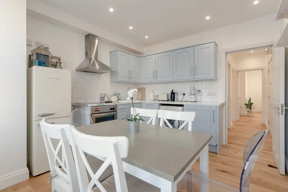 Bright 1 Bedroom Apartment in Wimbledon Park