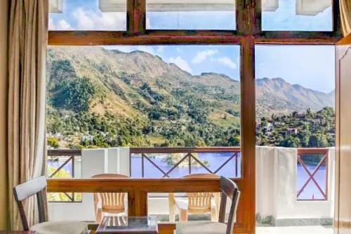1 BR Boutique stay in Bhimtal, by GuestHouser (D307)