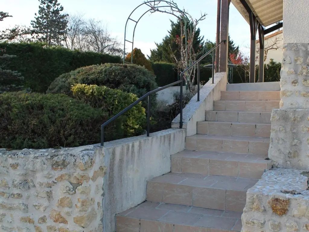 Maison avec jardin près des Thermes, 2 chambres, équipements modernes, à La Roche-Posay - FR-1-541-33