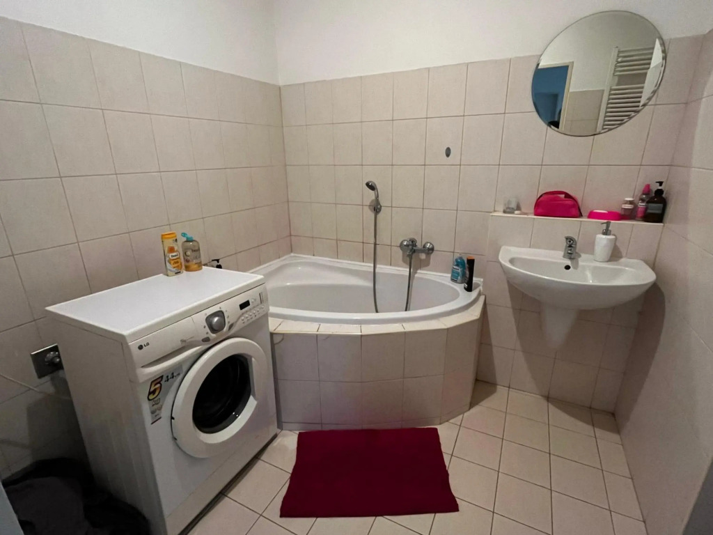 MONFas APARTMENT GARDEN CITY
