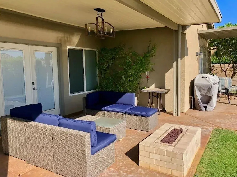 Los Palmas 30 Days Minimum 3 Bedroom Home by RedAwning