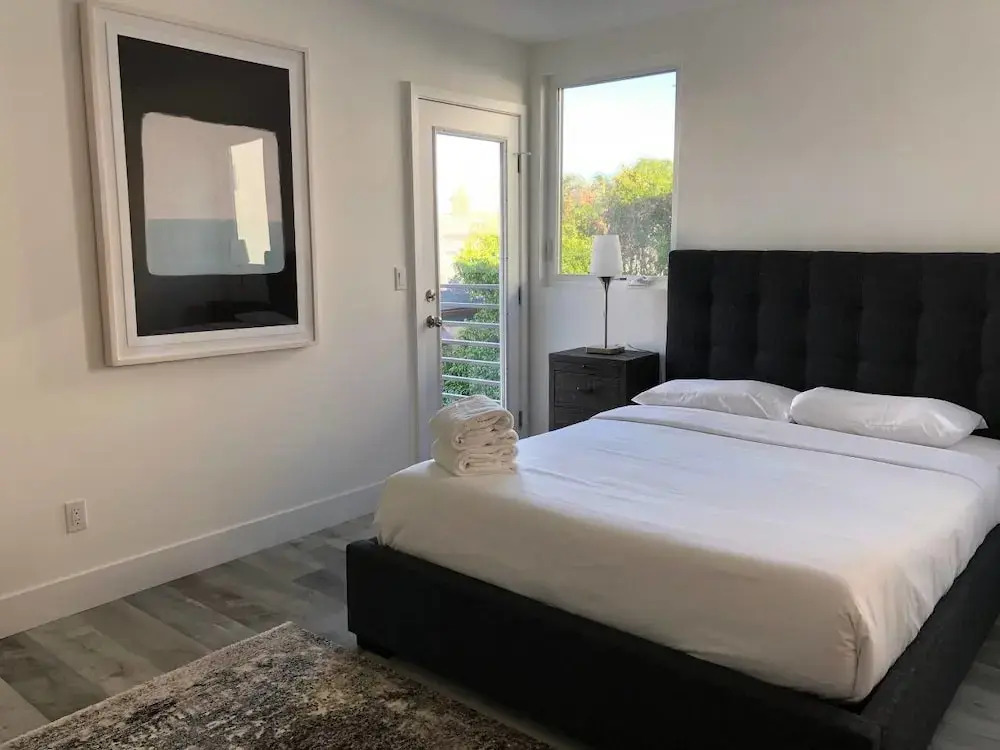 Brand NEW Luxury Spacious 3bdr Townhome Close to 3rd St