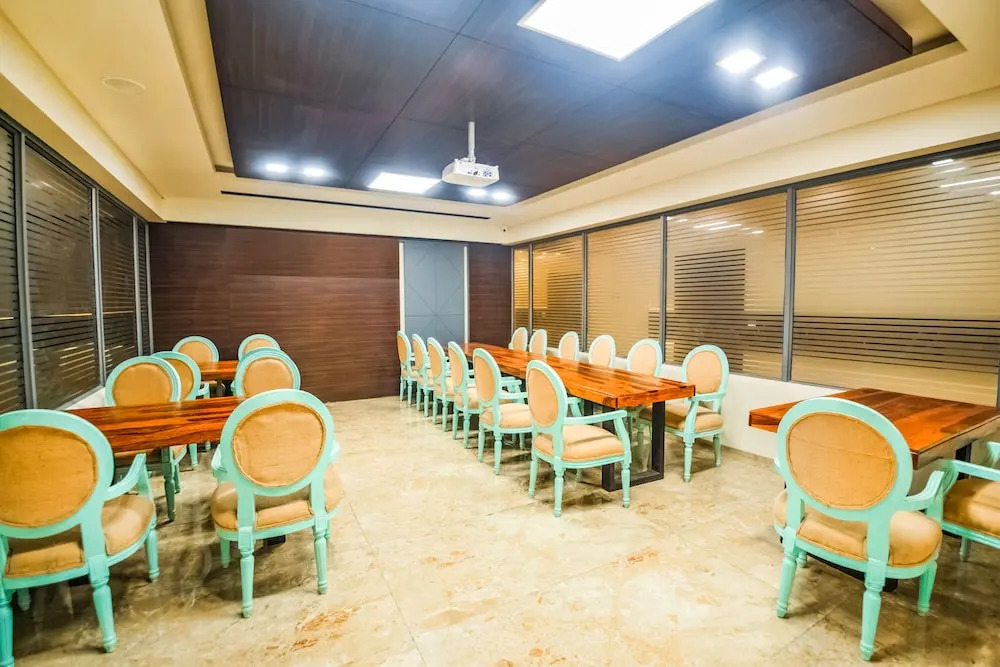 Shyampuriya Palace By FabHotel