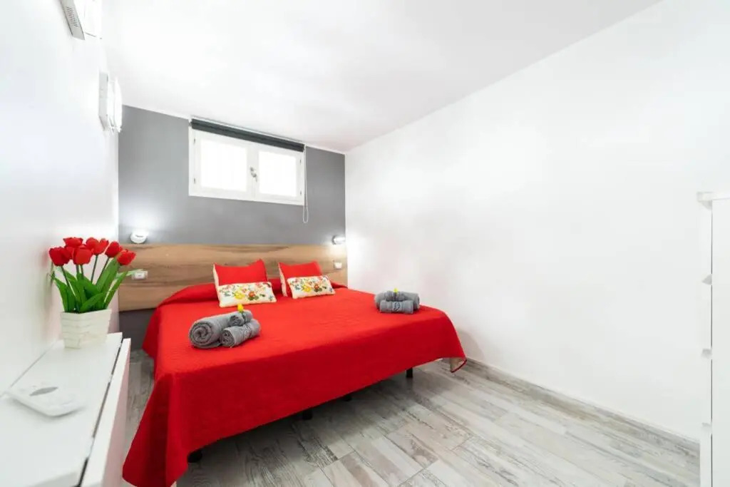 Luxury apt 1 MINUTE from the Beach of the Dunes