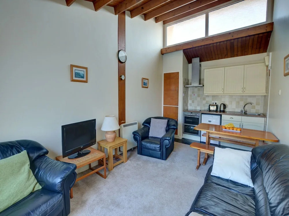 Serene Holiday Home in Porthmadog near Beach