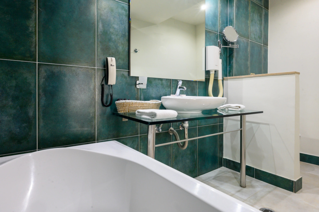 Angela Suites Boutique Hotel