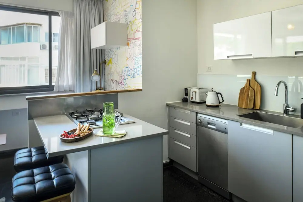 Turquoise Chic Apartment by Sea N' Rent