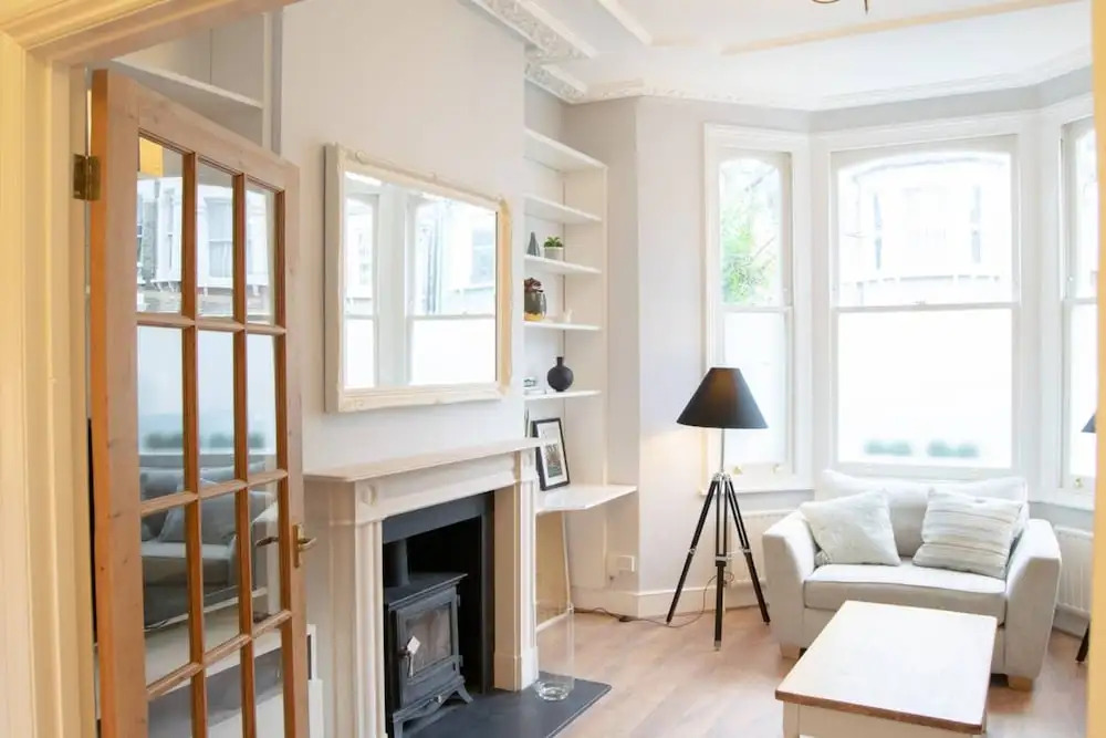 2 Bedroom Apartment Close to Clapham Junction Station