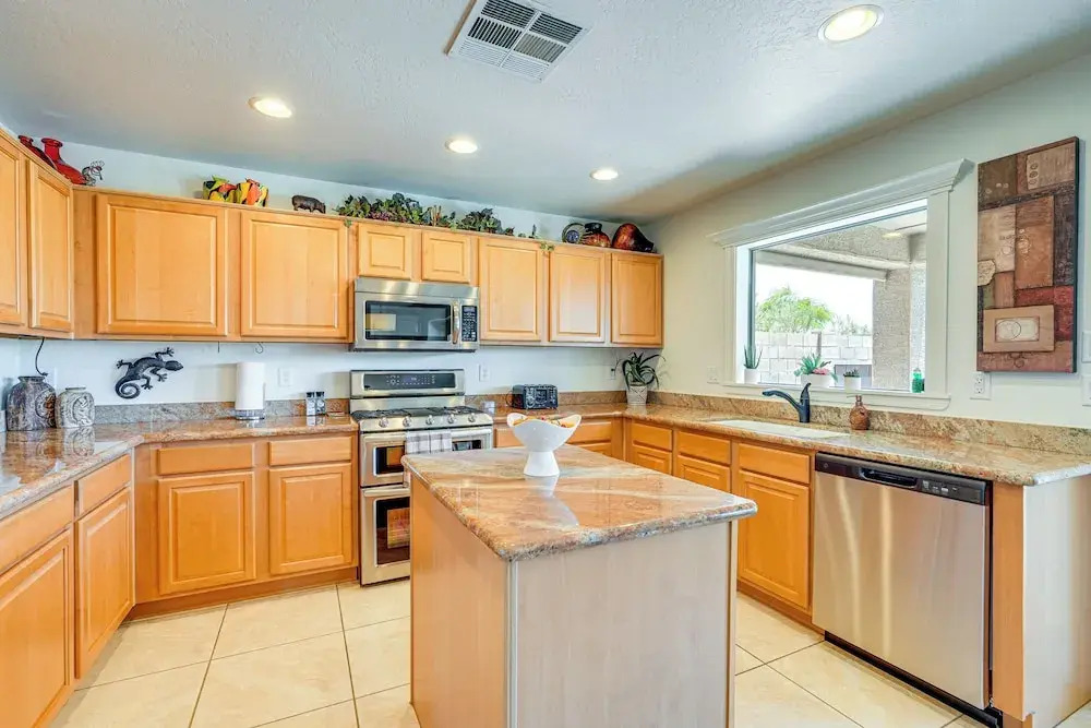 Spacious Family Oasis in Cave Creek!