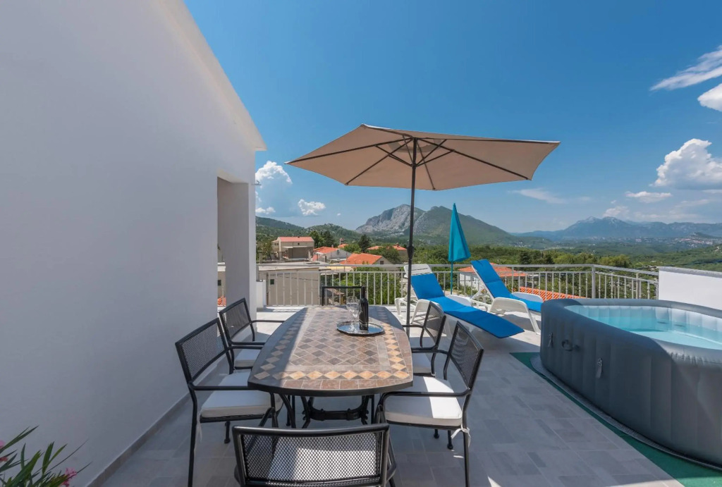 Panoramico penthouse with whirlpool