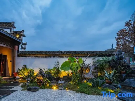 Xidi Wulu · Huizhou-Style Courtyard Leisure Homestay