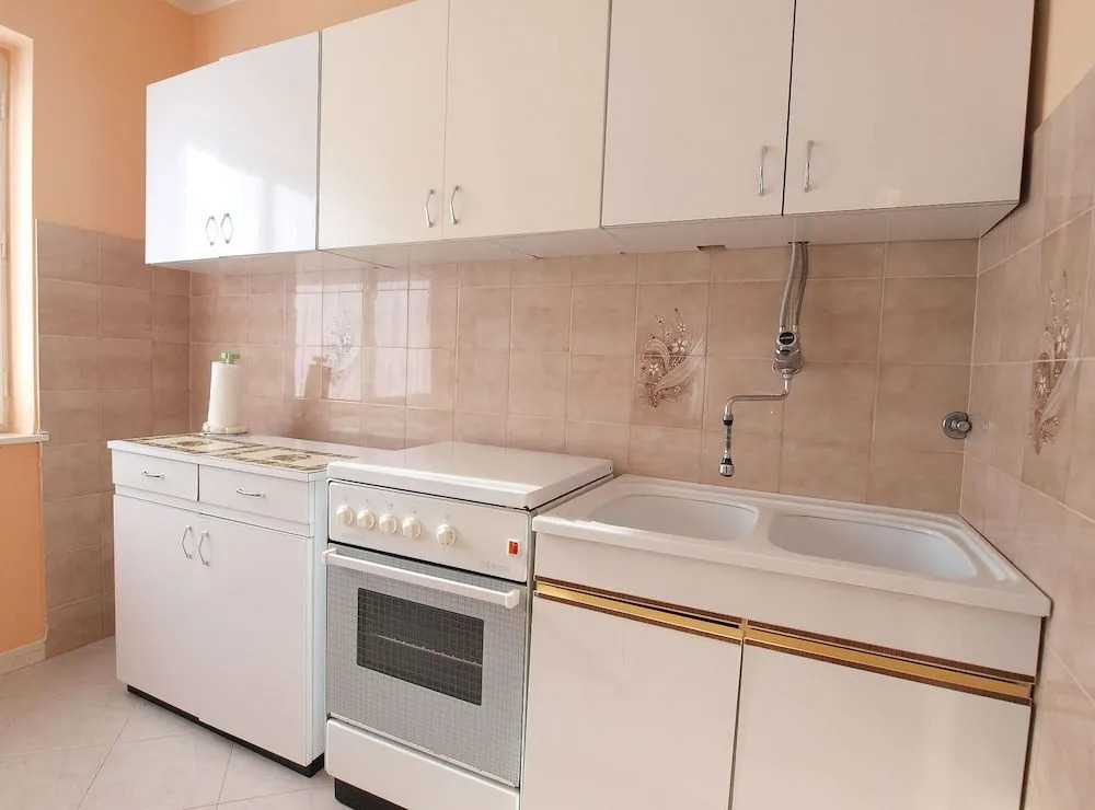Apartment 757
