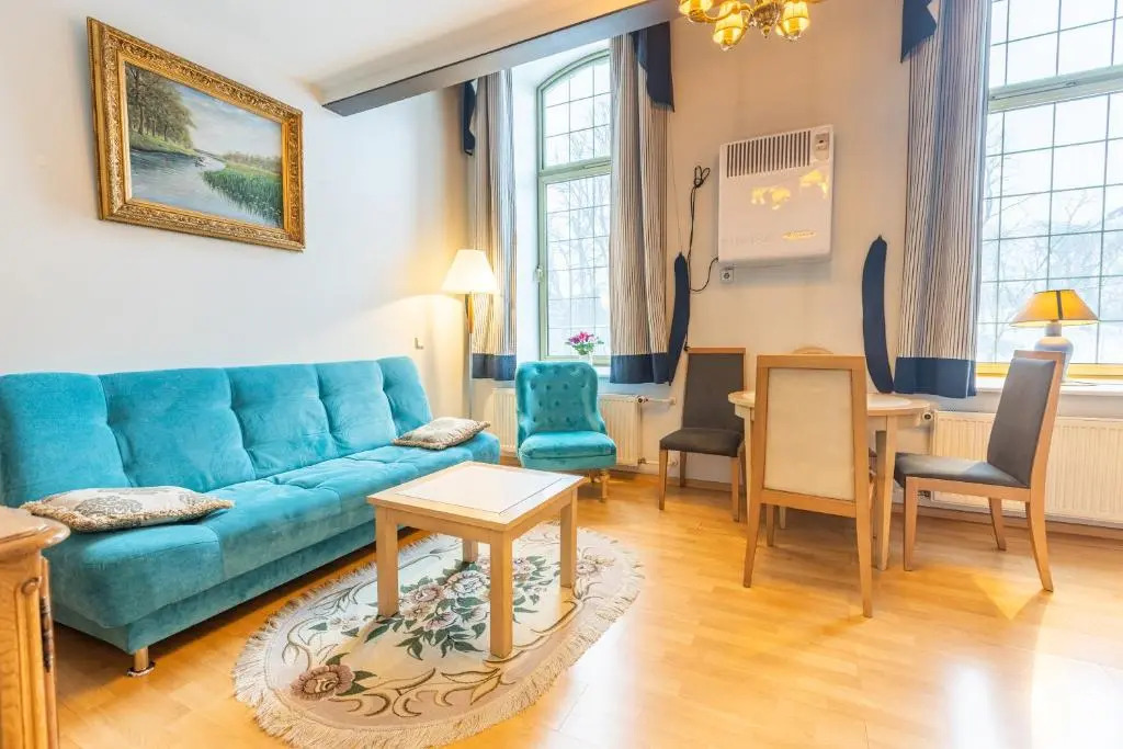 Daily Apartments - Split Level Apartment near Port