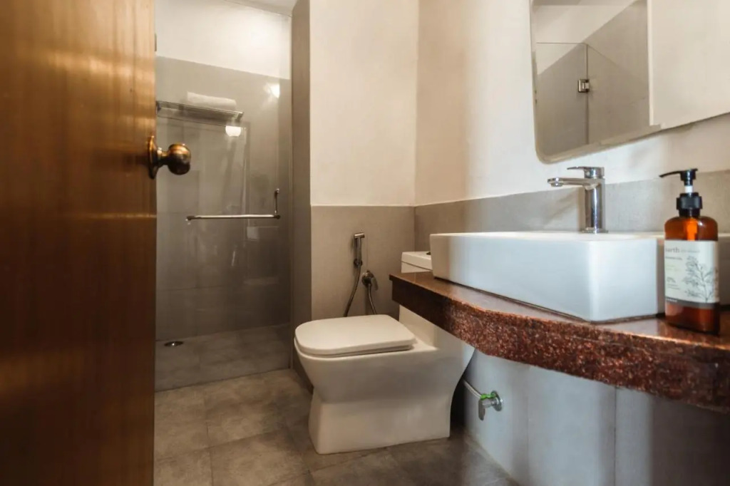 Minimalist Poshtel & Suites