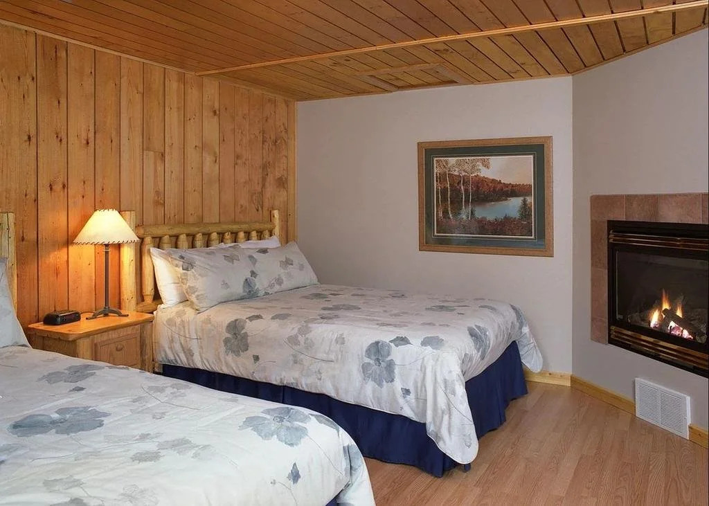 Overlander Mountain Lodge