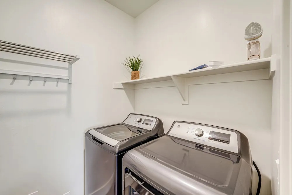 Charming Bakersfield Home w/ Yard & Patio!