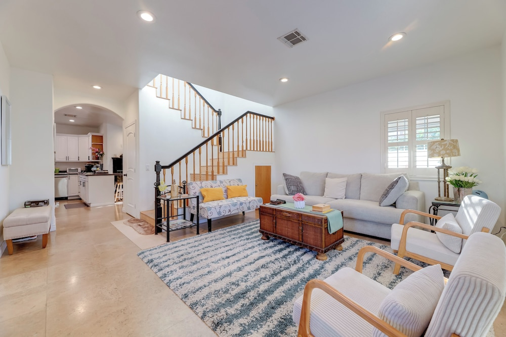 Great Location & Free Extras! Bellflower Stay