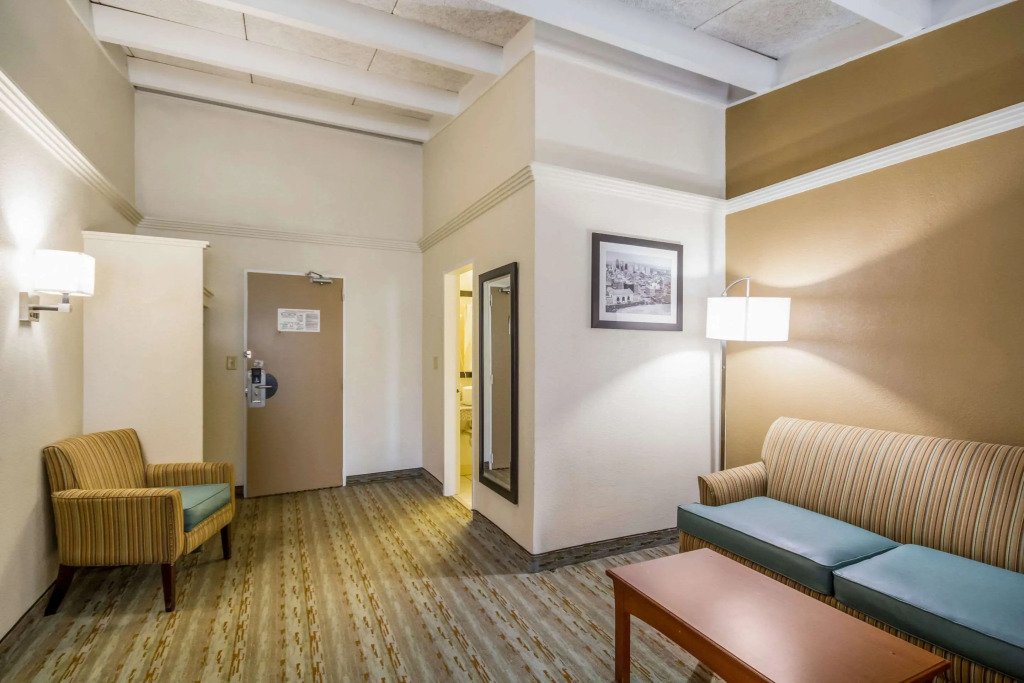Quality Inn & Suites Kansas City - Independence I-70 East