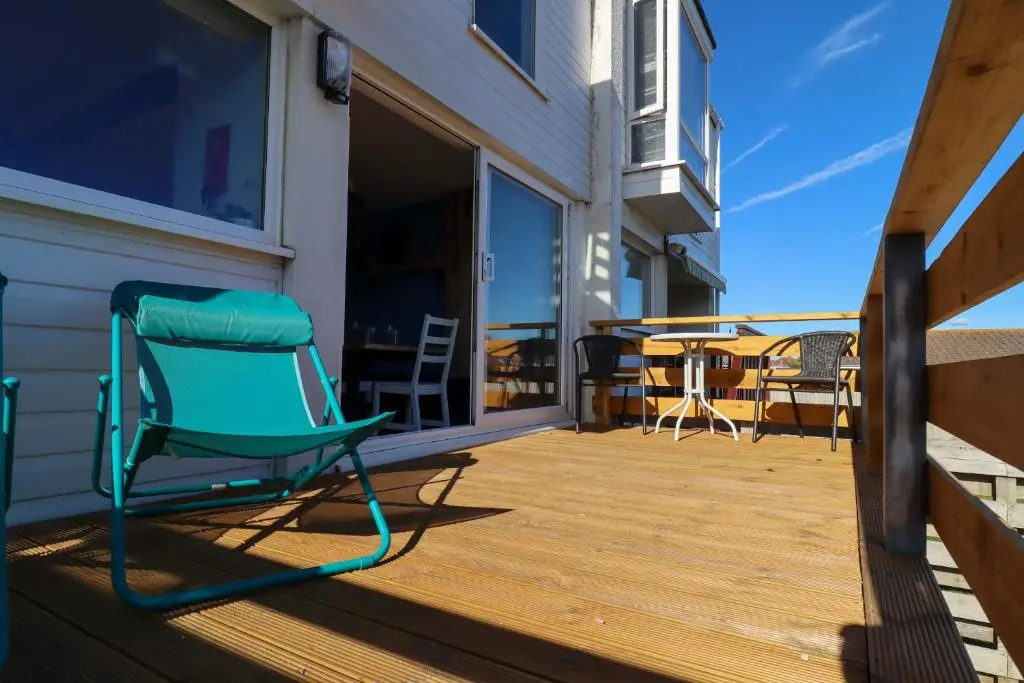 No. 28 Contemporary beach side property with sea views