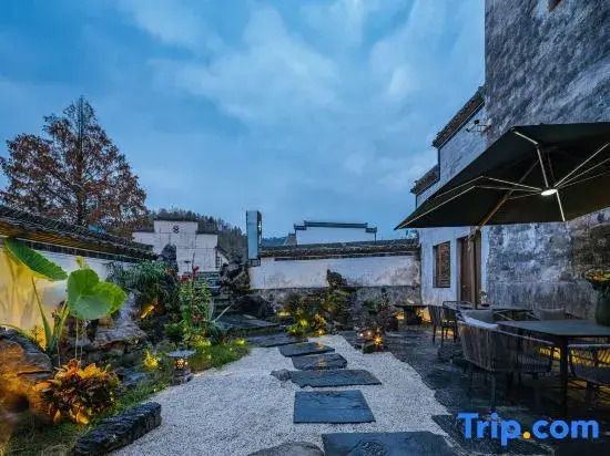 Xidi Wulu · Huizhou-Style Courtyard Leisure Homestay