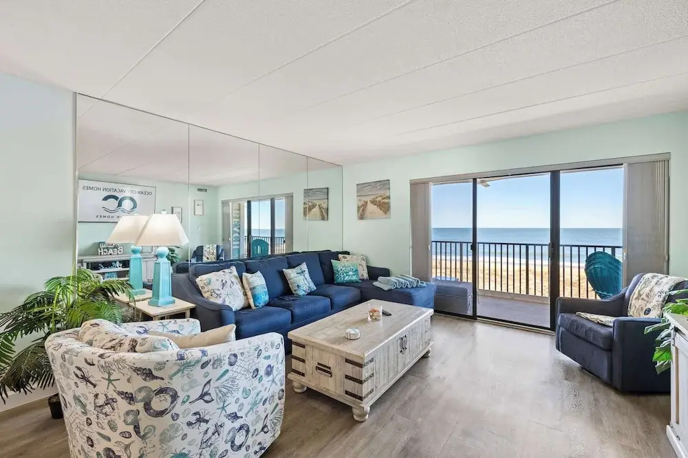 Mariner 1 3M Oceanfront 2BR Condo, Balcony Views & Modern Comfort