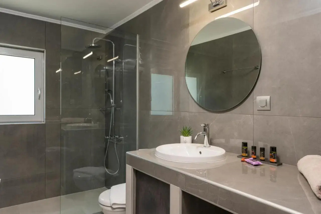 Quarters Luxury Apts