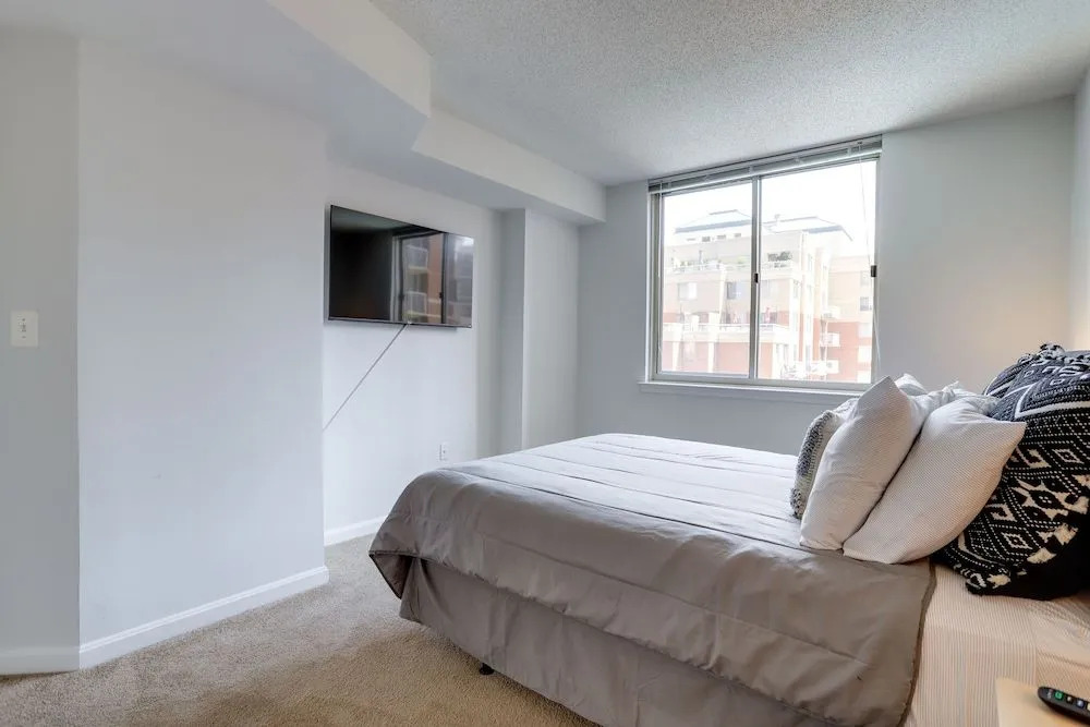 Fantastic Business Condo at Ballston