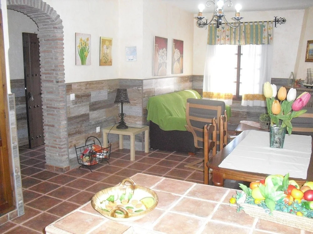 Cadiz 101737 3 Bedroom Holiday home By Mo Rentals