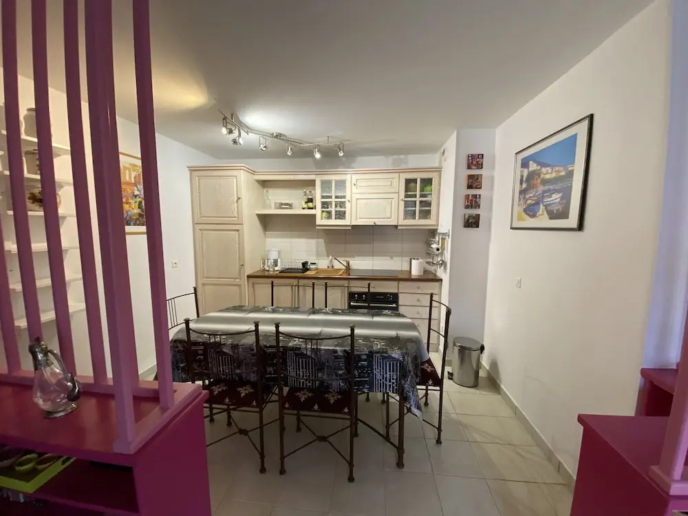 Deux Pièces 70 m² Climatisé, Avec Terrasse, Proximité Bord de mer