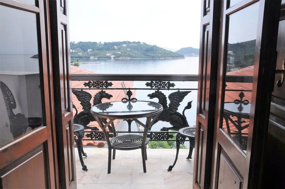 Chrysoulas Guest House
