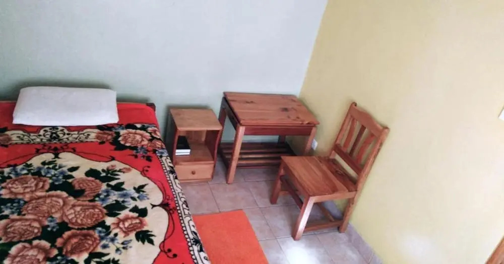 Too Guest House