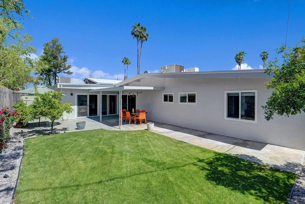 4br/3ba W/front Yard Pool In Southeast Palm Springs 4 Bedroom Home