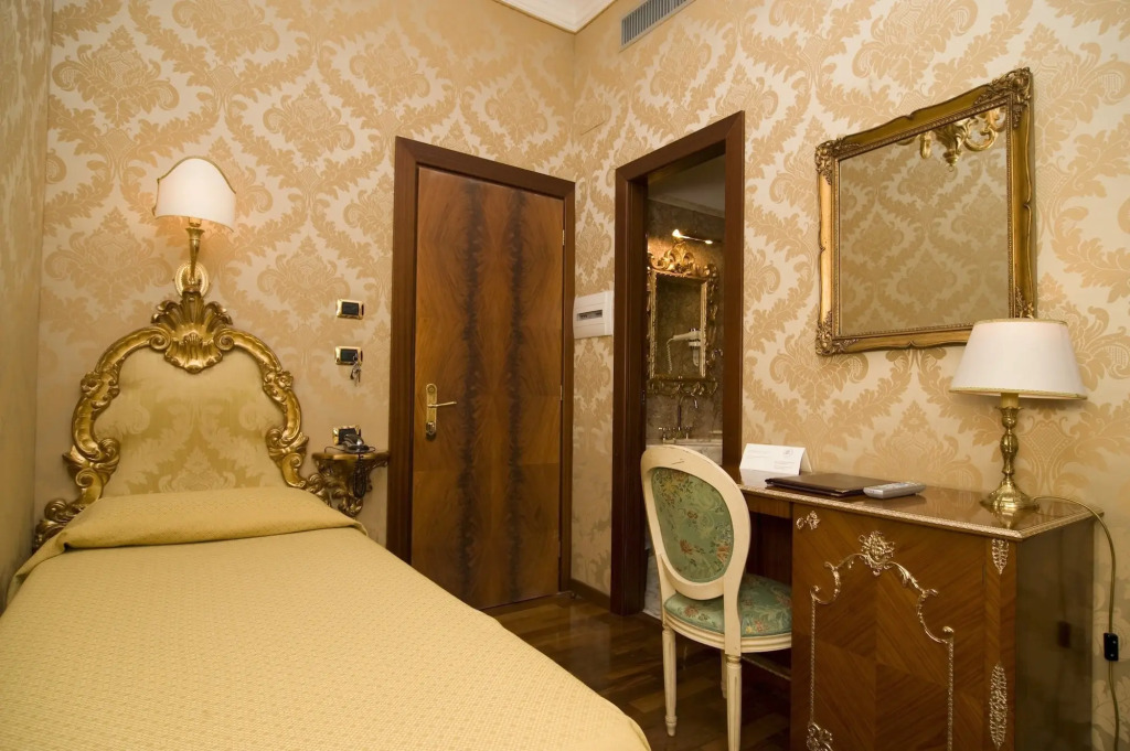 Hotel Des Epoques