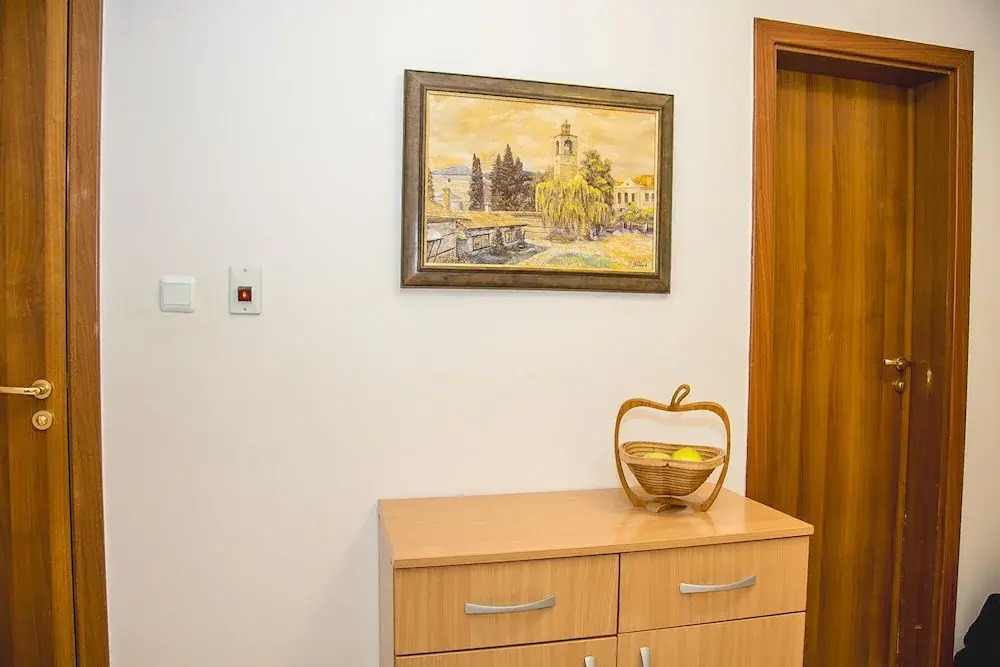 FM Deluxe 2-BDR Apartment with Parking