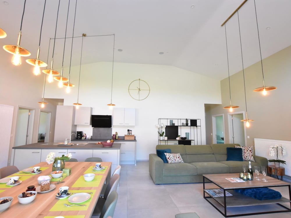Tasteful Holiday Home in Sijsele-brugge With Garden