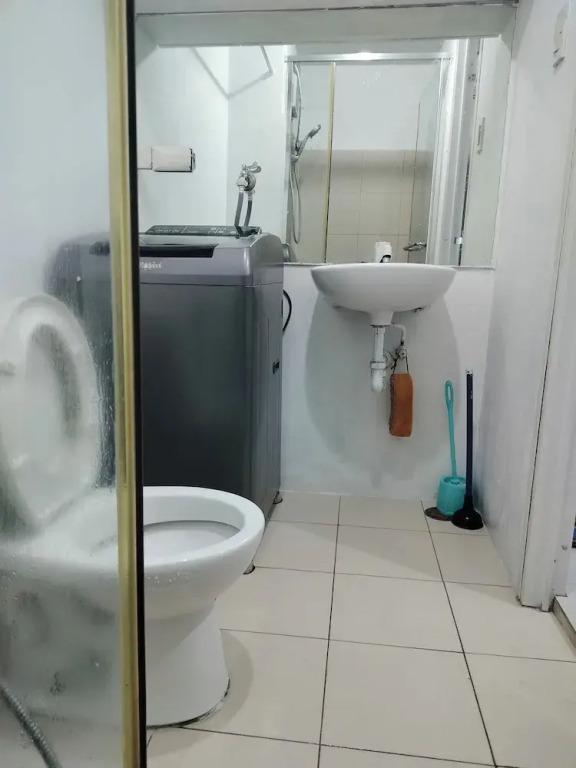 Spacious Condo in Quezon City With City Views