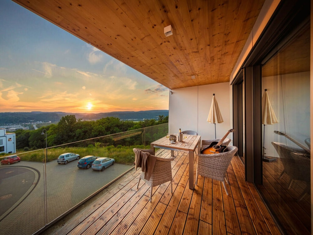 Mosel Sky Lounge With Loggia & Panoramic View