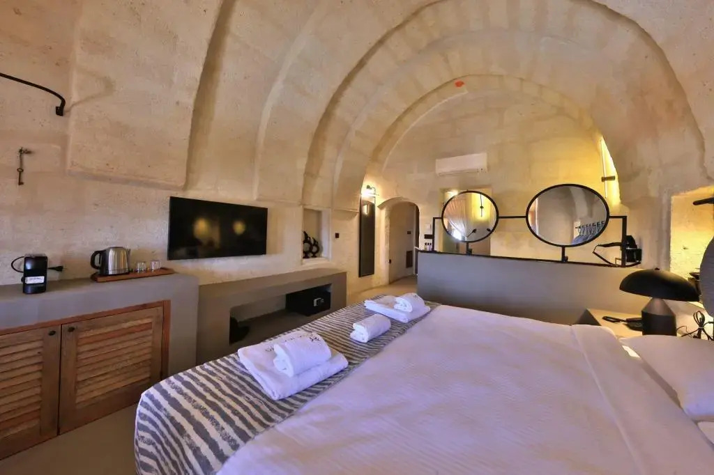 Simurg Cave House