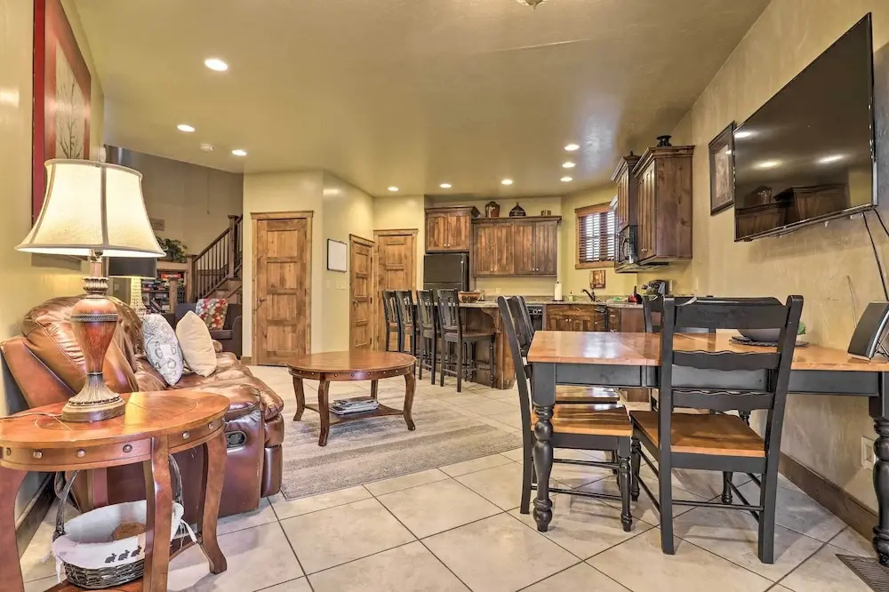 Luxurious Cedar City Getaway: 32 Mi to Brian Head!