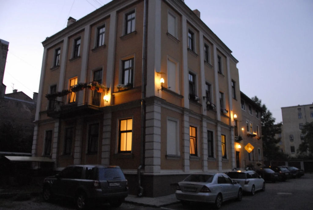 Knights Court