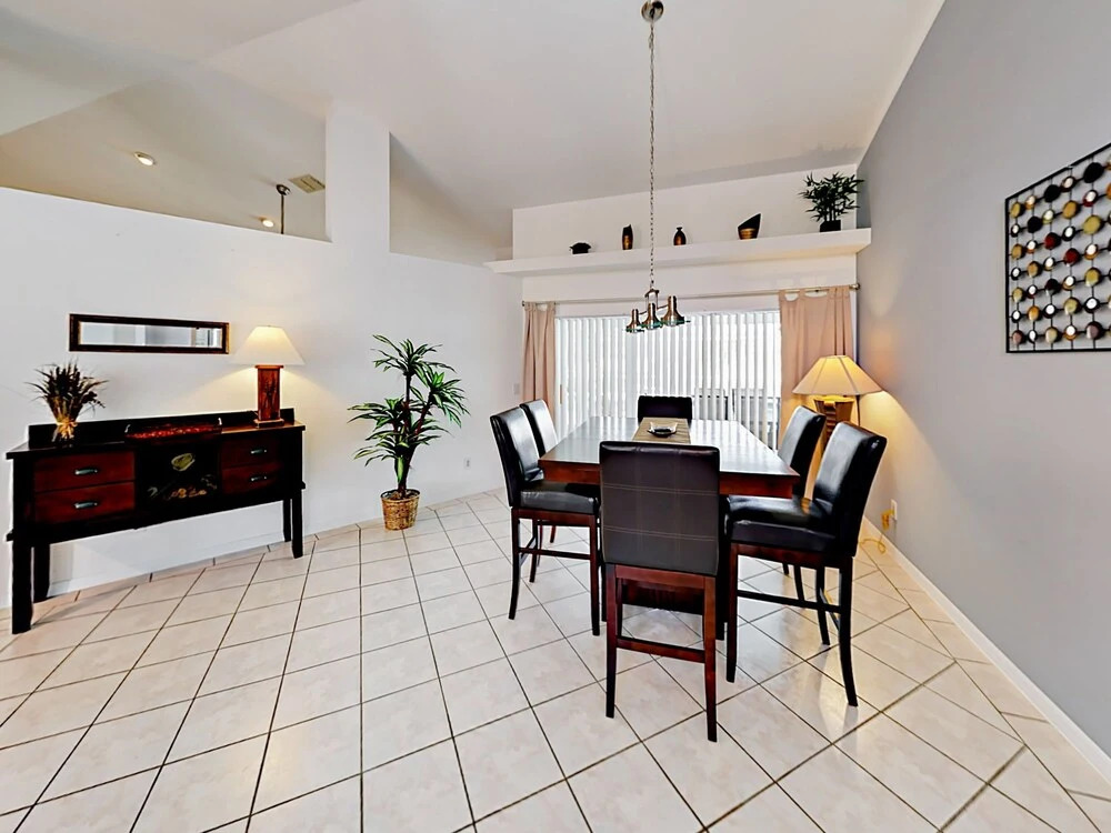 2822 SE 6th Ave Home 4 Bedrooms 2 Bathrooms Home