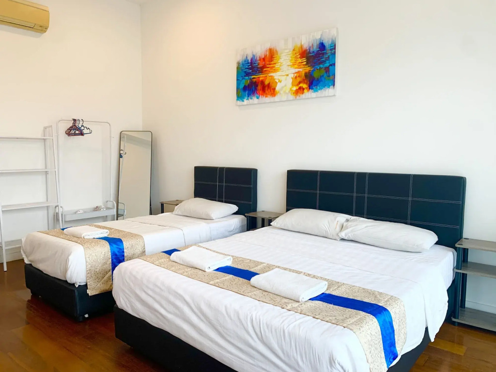 Sunset Seaview Vacation Condos @ IMAGO Shopping Mall