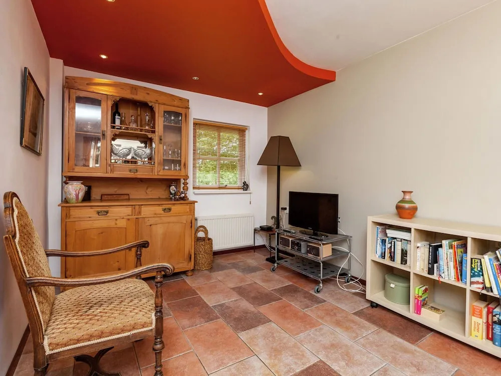 Modern Holiday Home in Noordwijkerhout with Fireplace